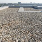 Dach odwrócony – budowa i zastosowanie w obiektach komercyjnych